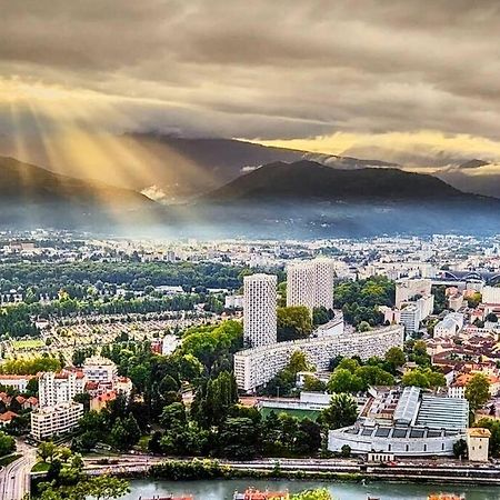 Magnifique T2 Refait A Neuf - Calme & Tout Equipe Avec Parking Grenoble Dış mekan fotoğraf