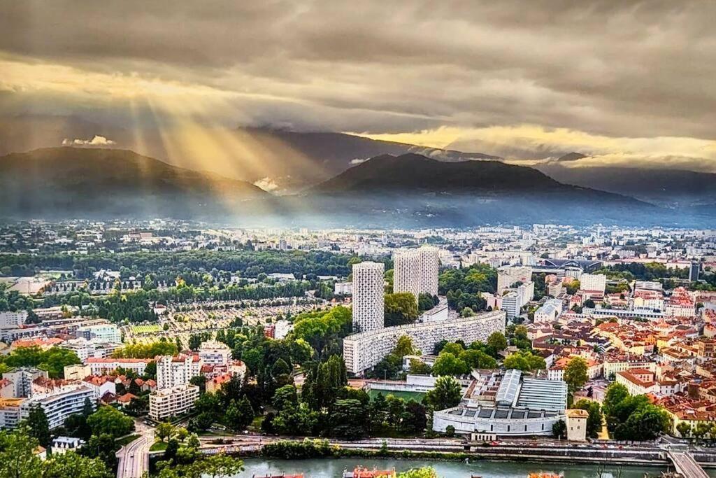 Magnifique T2 Refait A Neuf - Calme & Tout Equipe Avec Parking Grenoble Dış mekan fotoğraf