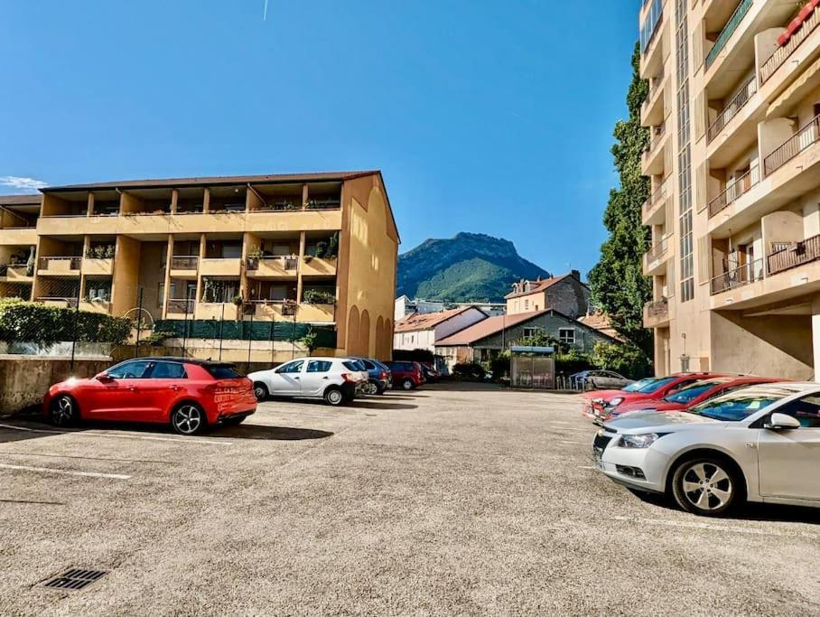 Magnifique T2 Refait A Neuf - Calme & Tout Equipe Avec Parking Grenoble Dış mekan fotoğraf